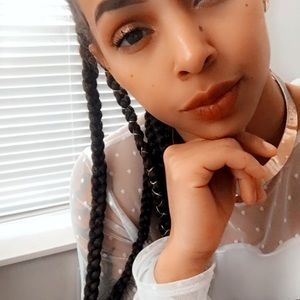 Meet your Posher, Joelley